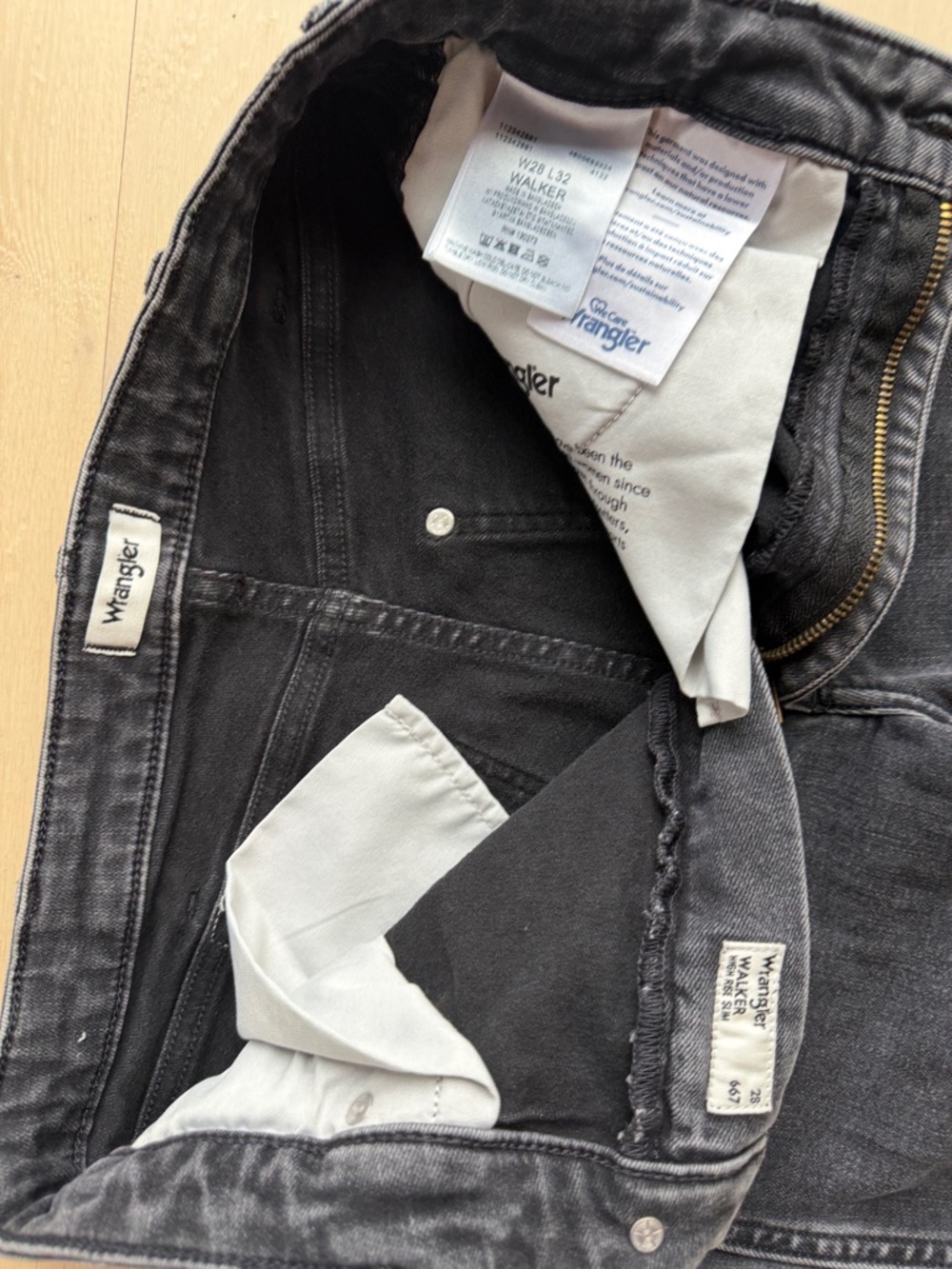 Wrangler - Picture 4 of 6